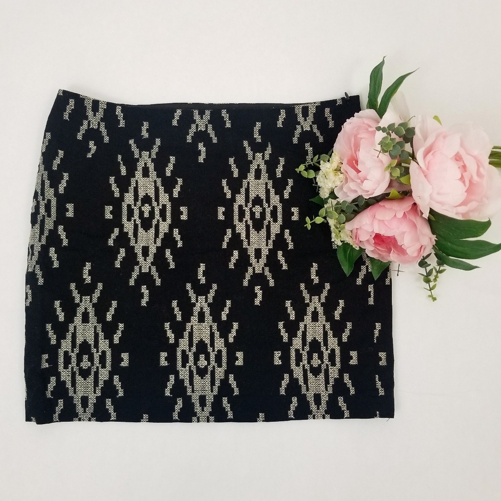 Dalia Collection Aztec Print Modern Fit Mini Skirt